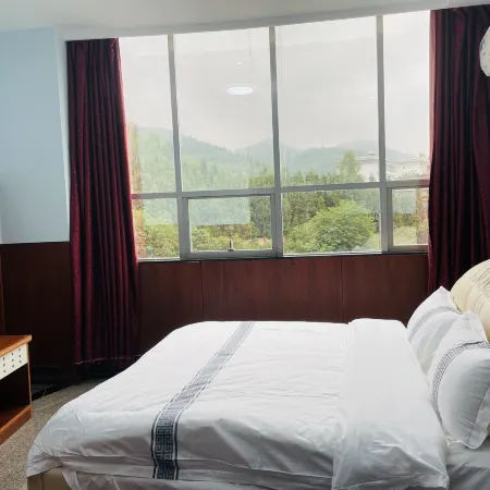 Home Inn Huaxuan (Zhaotong Ludian Changhong Community)