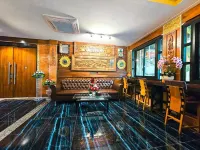 Chiangmai Lanna &  Modern Loft Hotel