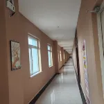 Gonghe Jingzang Business Grand Hotel