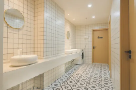 Lodge by the road Hostel (Nanjing Xinjiekou Subway Station)