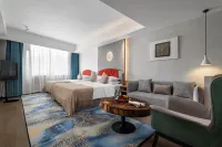 Sunny Day designer art space residential accommodation (Libo food street shop)