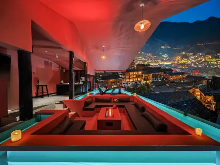 Nayuanshan · Anyuan Liju (Xijiang Museum Store) Отели рядом с достопримечательностью «No.4 Fengyu Bridge»