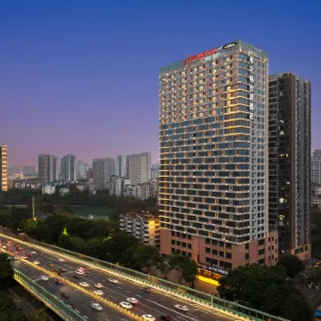 南寧青山路希爾頓歡朋酒店 鄰近李明瑞,韋拔羣烈士陳列館的酒店