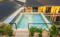 Autumn Tale · Fengfanli Homestay (Beihai Yintan International Passenger Port) - สระว่ายน้ำบนดาดฟ้า
