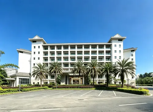 Heyuan Dongyuan Wanlv Lake Meswilton East Building Hotel - parking