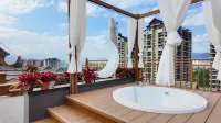 Yunxi Xiaoyue Courtyard Villa Homestay - parking