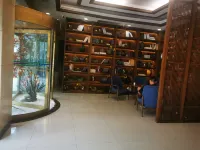 Holiday Inn (Fuyang Yingzhou District City Normal College)