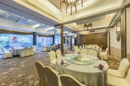 Wuyi Mountain Villa Отели рядом с достопримечательностью «Baiyunchan Temple»