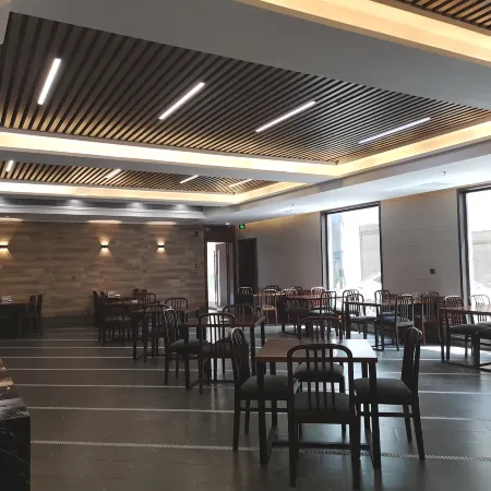 Pingli Zhongxin Hotel