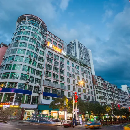 iu Hotel (Duyun Grand Cross Shiban Street)