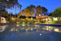Shuiyun Jingshe Hot Spring Hotel (Xinfeng Meikeng) Hotels in Xinfeng