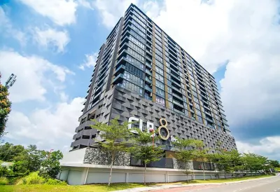 Cube 8 Teens Taman Mount Austin Apartment by Uha