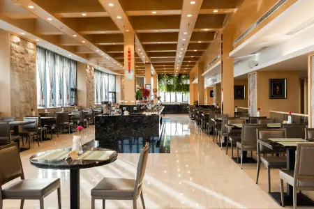 Jiasheng Jinling Hotel Отели рядом с достопримечательностью «Social Science Department， Zhengde Polytechnic College»