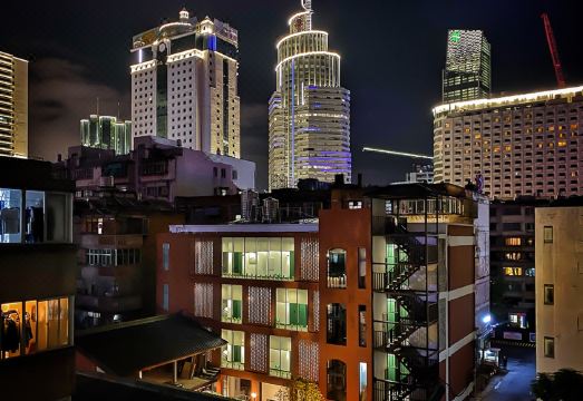 2. 쿤밍 수잔 부티..