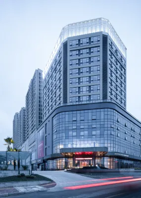 VEEGLE BY LANDISON HOTEL LANXI Отели рядом с достопримечательностью «Пассажирский Центр Лэньчжэнь»
