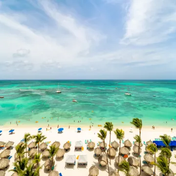 Hyatt Regency Aruba Resort, Spa and Casino Отели рядом с достопримечательностью «Пляж Палм-Бич»
