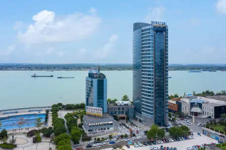 Hezhong Guanjing Hotel Отели рядом с достопримечательностью «Anhui Normal University Qijiang College (Wenjin Campus)»