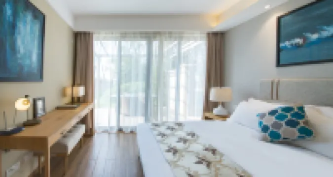 Fuxian Lake Winter and Summer Villa
