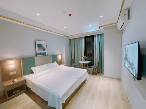 Railway Station Xinrong Apartment