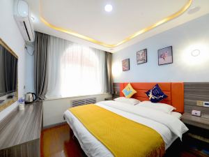 Golden Lily Hotel (Taiyuan Changfeng Street North America Xintiandi)