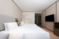 Huachang Hotel (Lincang No.1 Middle School)