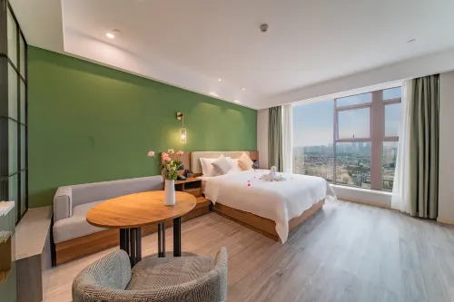 Runlong Hotel Fengcheng High speed Railway Station Longrun City Square Branch