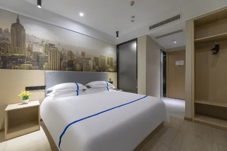 Yipple Hatt Hotel (Ningbo Luomeng Universal Park Yintai City Branch)