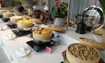 Xundian Fenglongwan Resort Hotel
