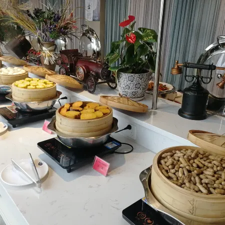 Xundian Fenglongwan Resort Hotel