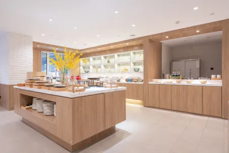 HanTing Hotel (Jinan Yingxiongshan Lu Road Luneng Lingxiu Cheng) Отели рядом с достопримечательностью «Академия технологий Национальной сети»