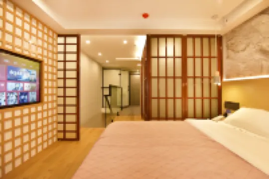 Gongyujia·Designer Light Luxury Art Hotel