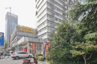 Airmate Chain Hotel (Shifu Square Pedestrian Street) Hotels in Luyang District