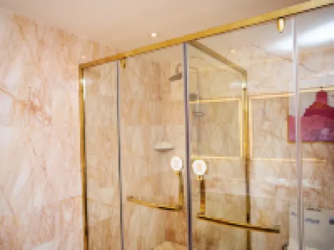 Peninsula Club Hotel Iton Hotels in Yitong