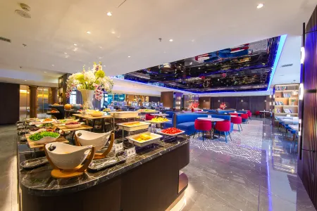 MEHOOD LESTIE Hotel (Dalian Station Zhongshan Square) Отели рядом с достопримечательностью «Dalian Forest Zoo»