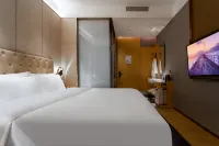 Garden Hotel by LuxCabins (Shenzhen Futian Convention and Exhibition Center Gangxia Subway Station)