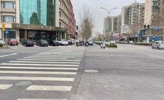 Orange Hotel (Beijing Changping Metro Station Science and Technology Park)