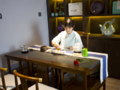 Golden Dragon Hotel Hotels in Baihe