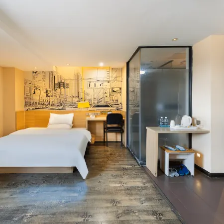 Yugan Fengya | Modern Citty Audio-Visual Chain Hotel (Tianhong Shopping Center)