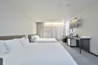 플래티넘호텔 부산종합관광안내소 주변 호텔