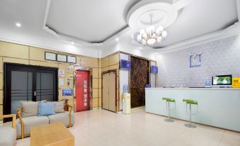 Π Hotel (Chongqing Jiangbei International Airport Konggang Plaza Light Rail Station)