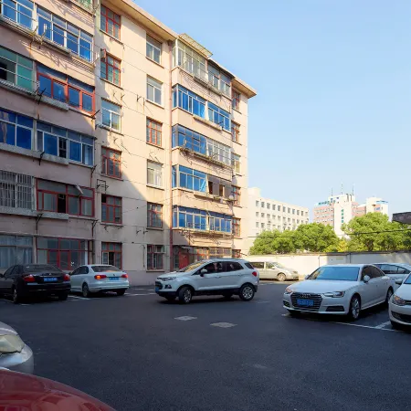 Ofis Meiji Hotel (Huzhou Xiaoxi Street Yishang Street)