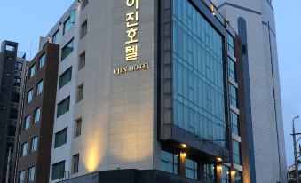 I-Jin Hotel