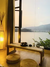 Yuehu Lakeview Guesthouse