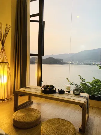 Yuehu Lakeview Guesthouse Отели рядом с достопримечательностью «Qixingyan Archway Square»