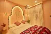 Bazhong Xiaoqi Home Inn - Romantic