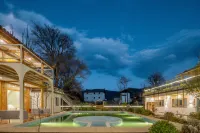 Watch the mountains with you·Designer 180° view of the snow-capped mountains - Pools