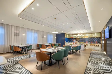 Atour x Hotel Отели рядом с достопримечательностью «Hong Shi Xia»