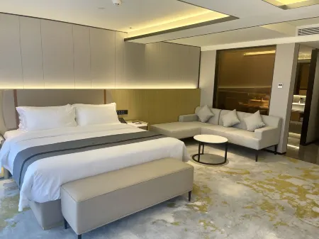 Dejin Garden Hotel (Shenzhen International Convention and Exhibition Center)