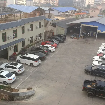 Shuangjiang Golden Coast Business Hotel