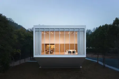 Peninsula Tree House Отели в г. Леань